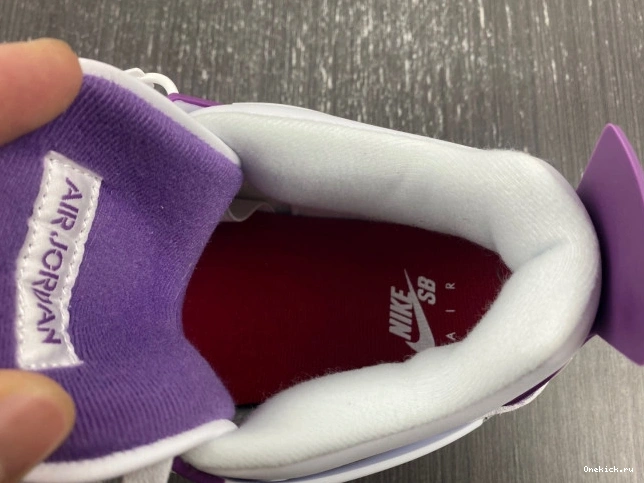 One Kick Jordan Retro SB 4 DR5415-150 0806